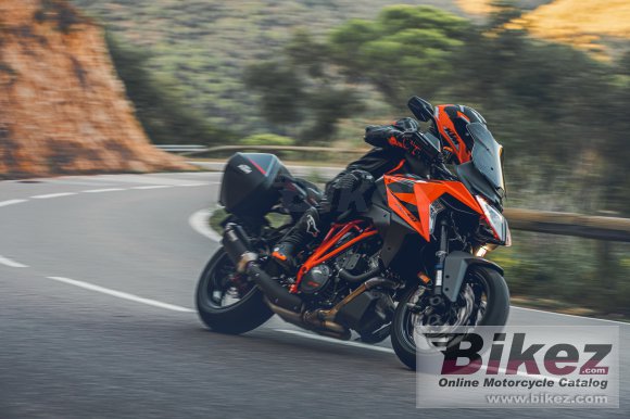 2022 KTM 1290 Super Duke GT