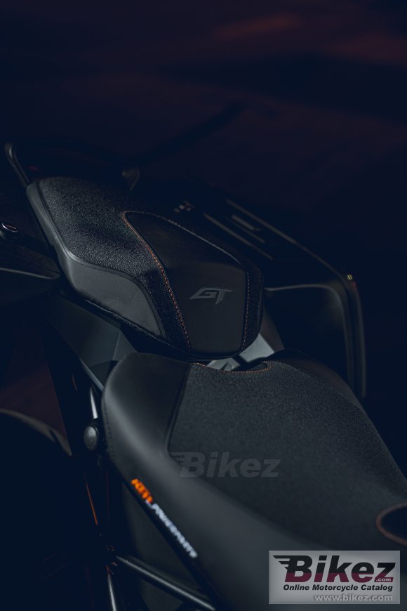 2022 KTM 1290 Super Duke GT