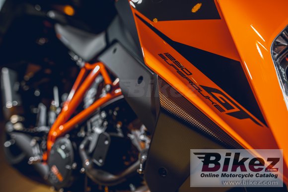 2022 KTM 1290 Super Duke GT