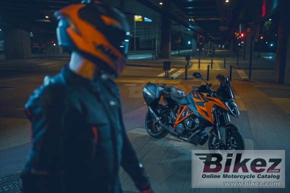 2022 KTM 1290 Super Duke GT