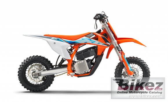 2023 KTM SX-E 3