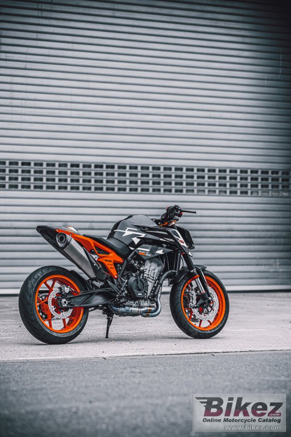 2023 KTM 890 Duke GP