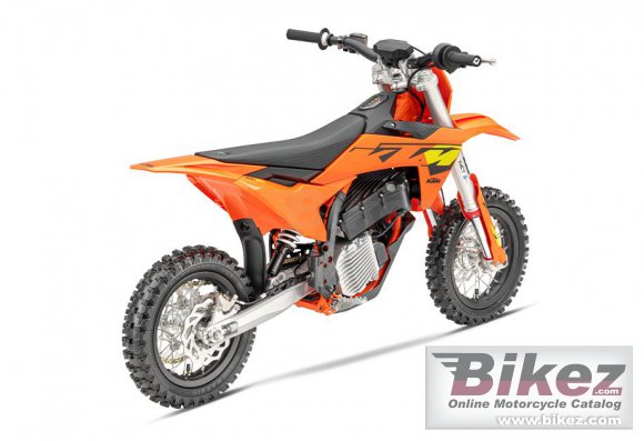 2025 KTM SX-E 3