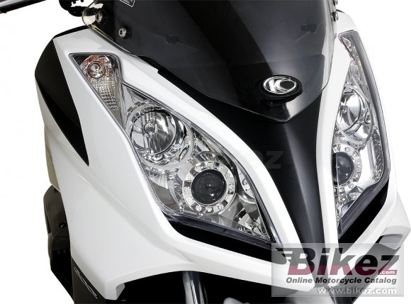 Kymco Downtown 125/300i, Superdink 125i/350i, X-town 125/300 Puig V-Tech Line Touring Black Windscreen 6790N