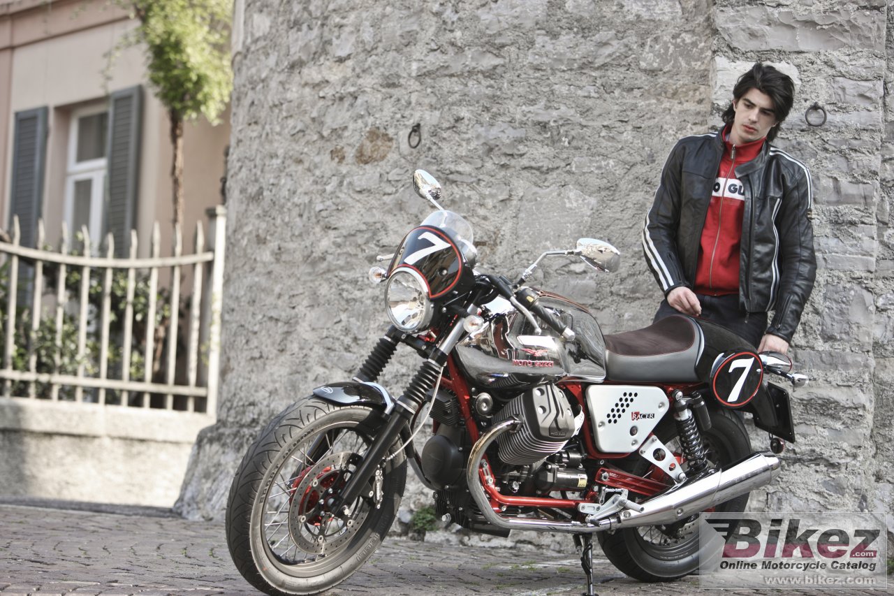 Moto Guzzi V7 Racer
