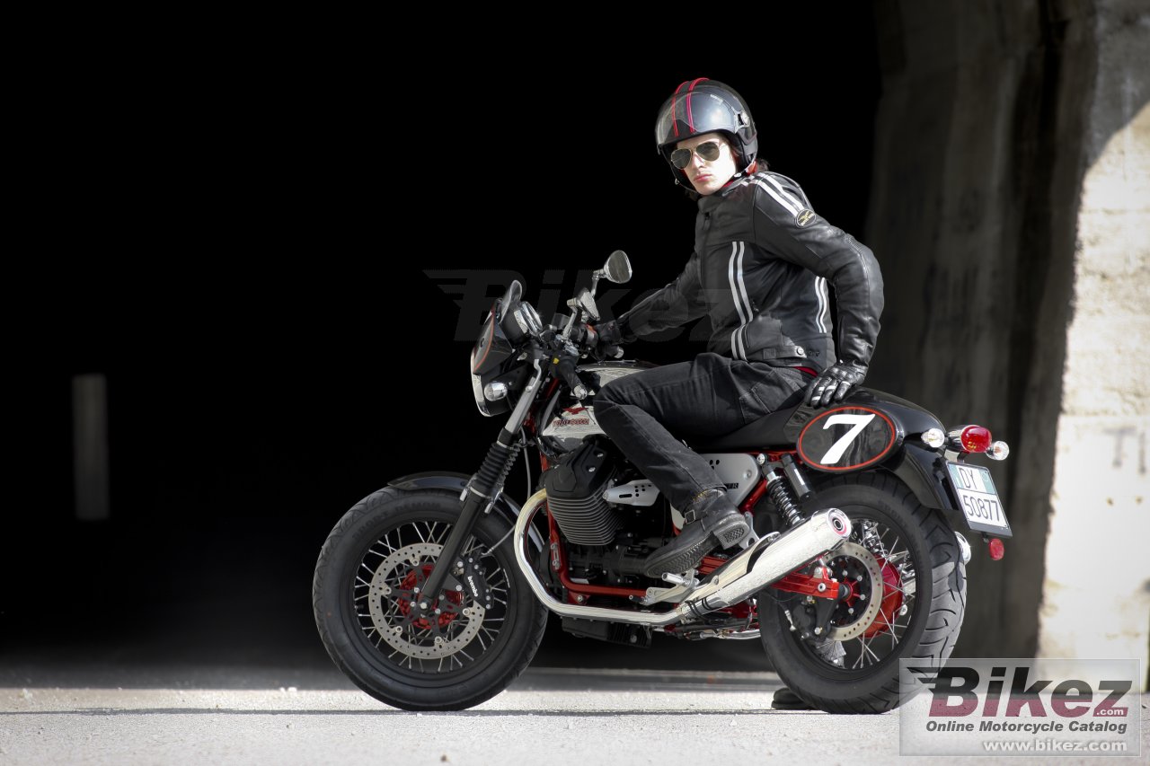 Moto Guzzi V7 Racer