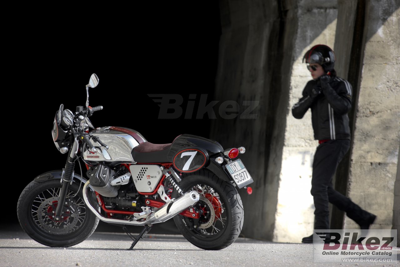 Moto Guzzi V7 Racer