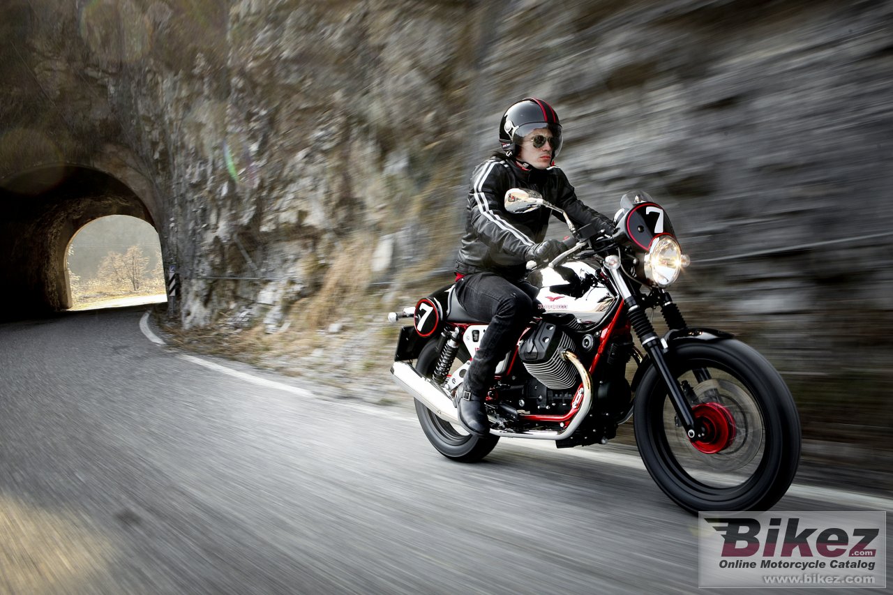 Moto Guzzi V7 Racer