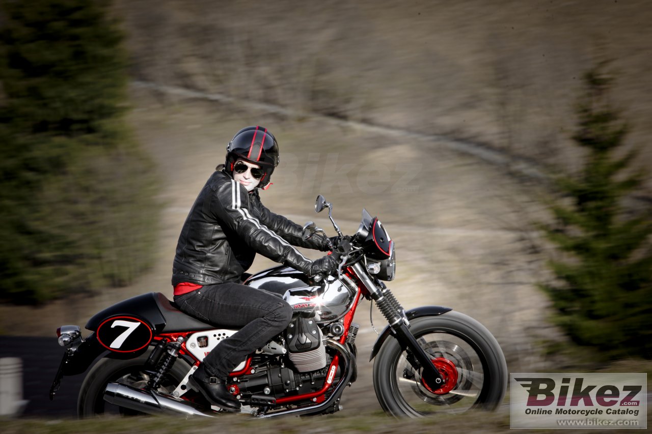 Moto Guzzi V7 Racer