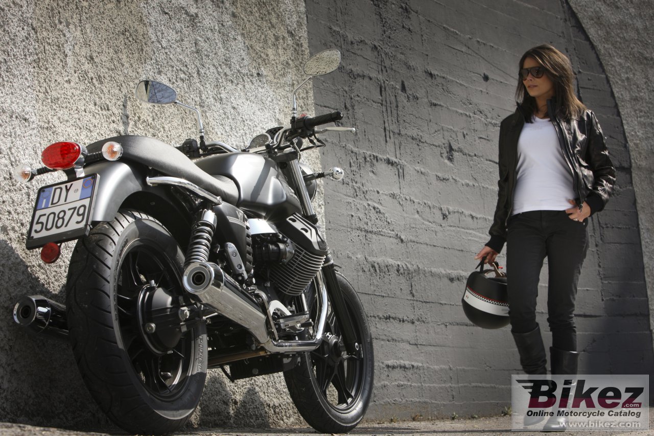 Moto Guzzi V7 Stone