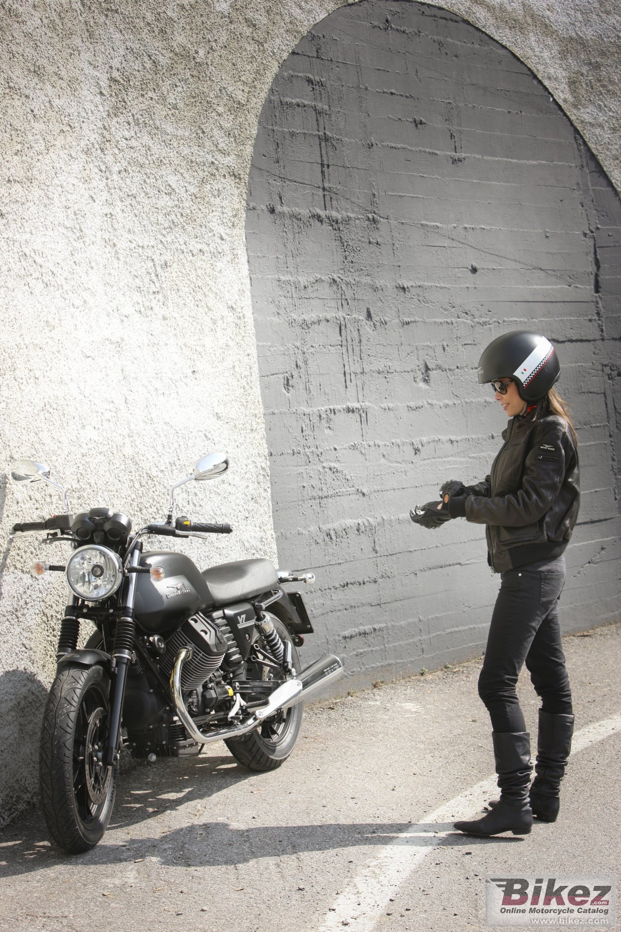 Moto Guzzi V7 Stone