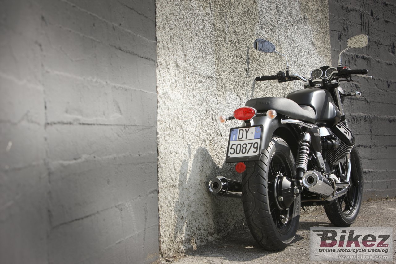 Moto Guzzi V7 Stone
