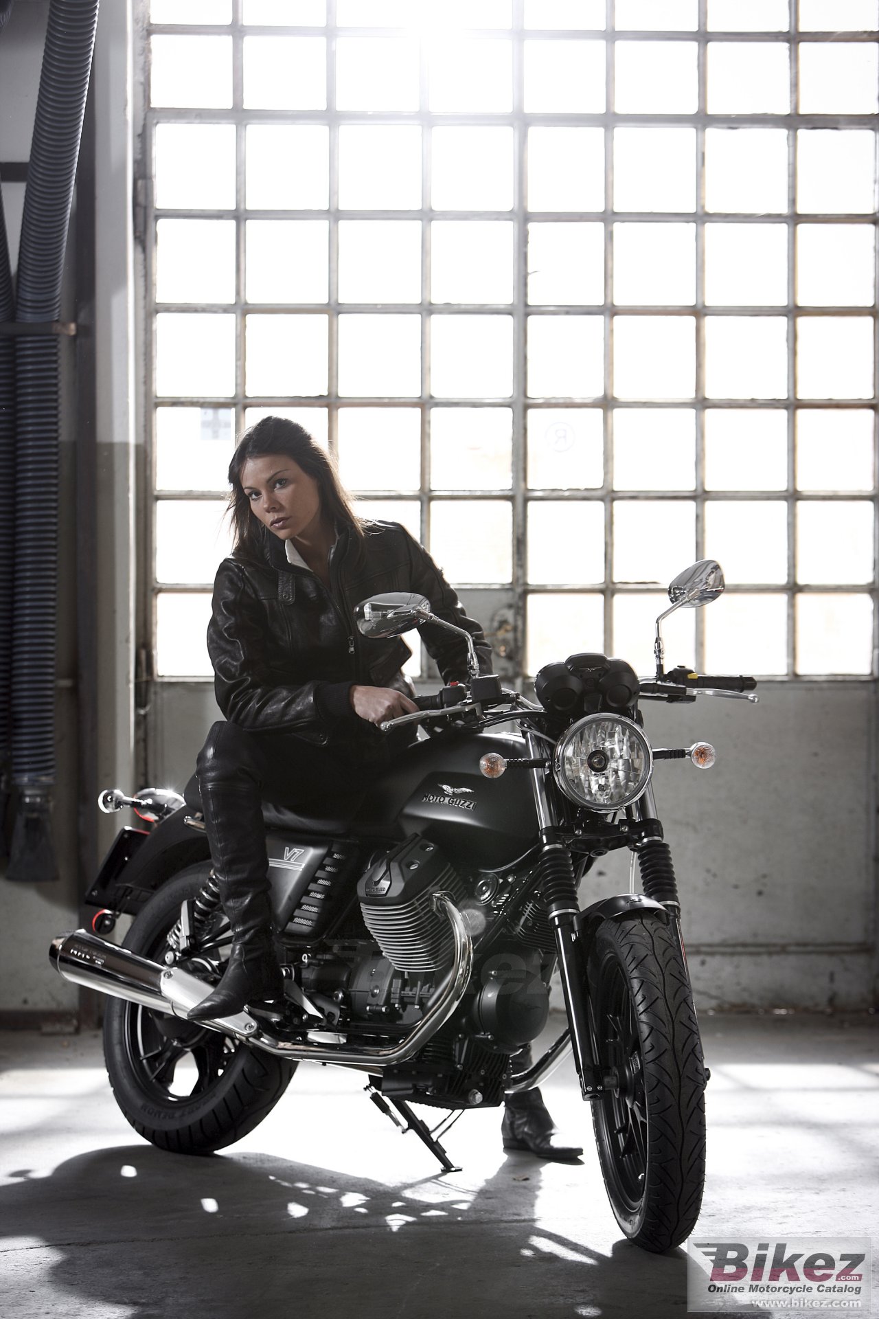 Moto Guzzi V7 Stone