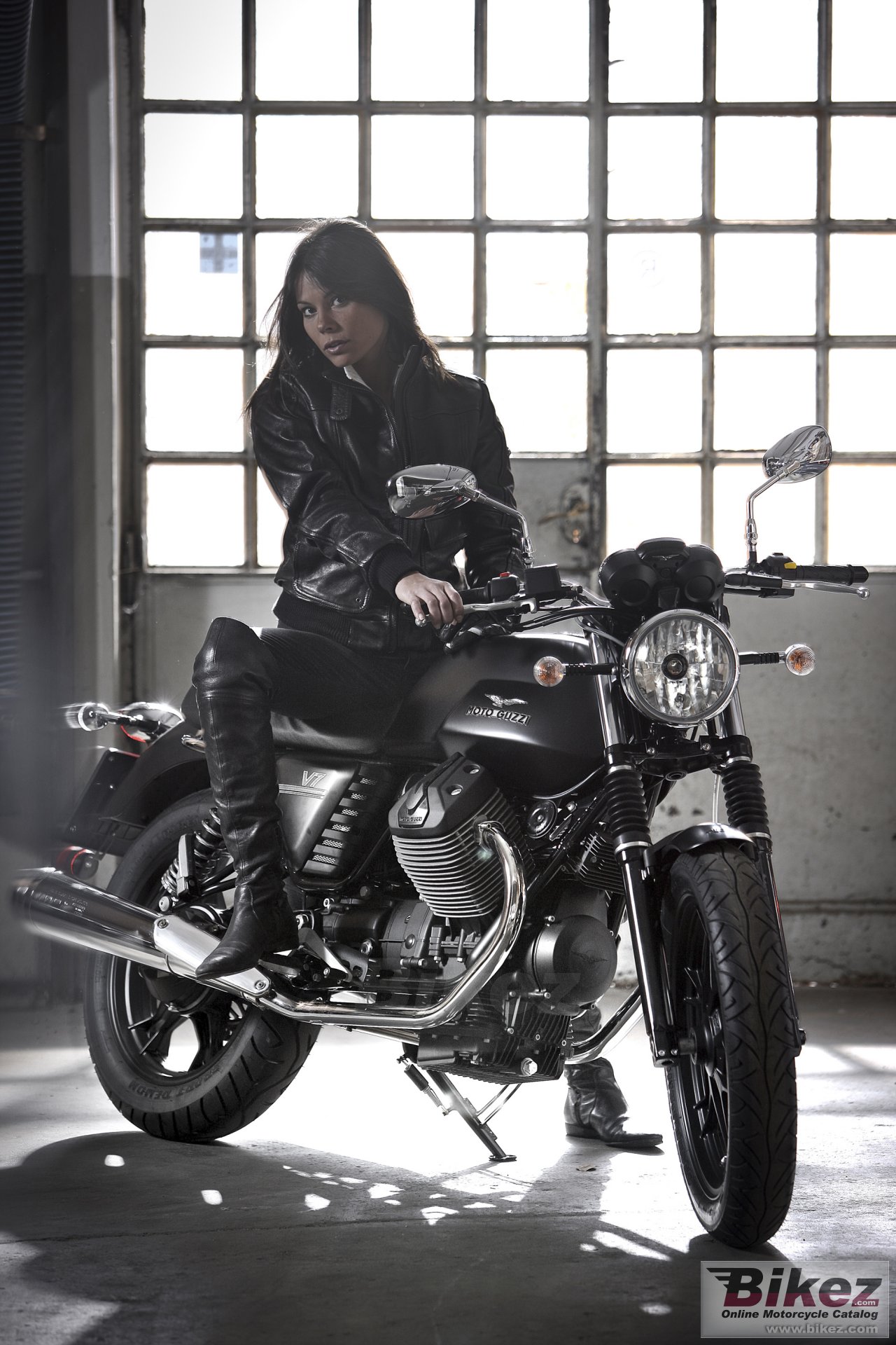 Moto Guzzi V7 Stone