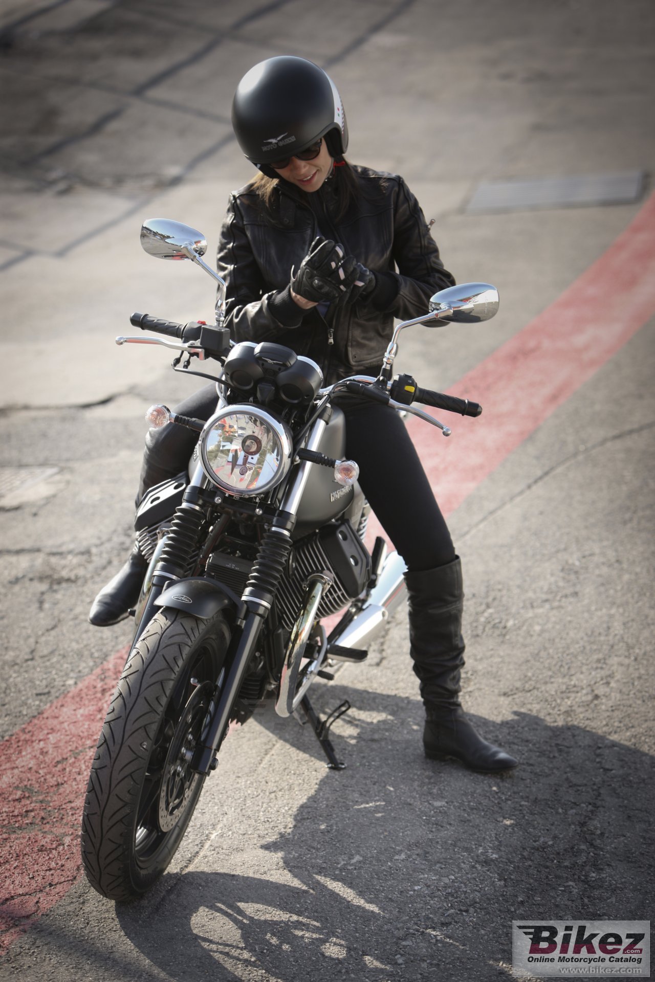 Moto Guzzi V7 Stone