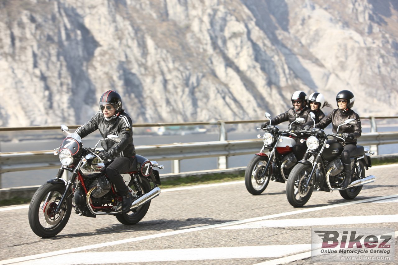 Moto Guzzi V7 Stone