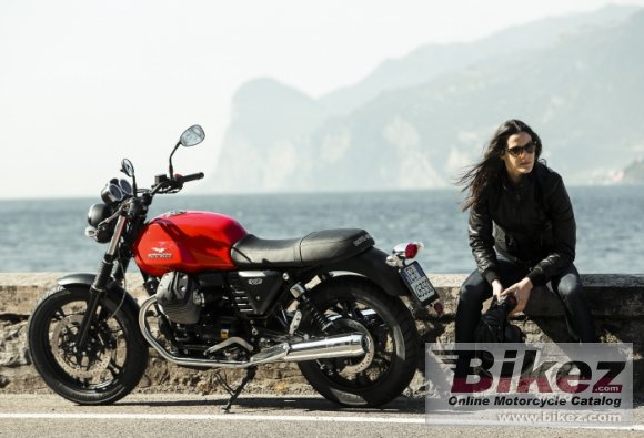 2015 Moto Guzzi V7 Stone