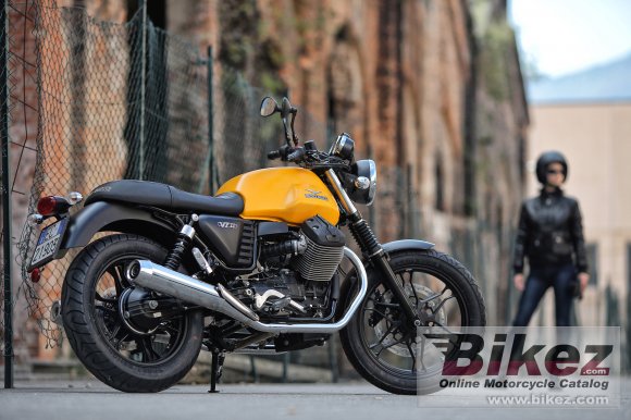 2015 Moto Guzzi V7 II Stone