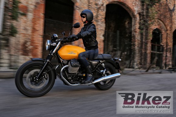 2015 Moto Guzzi V7 II Stone