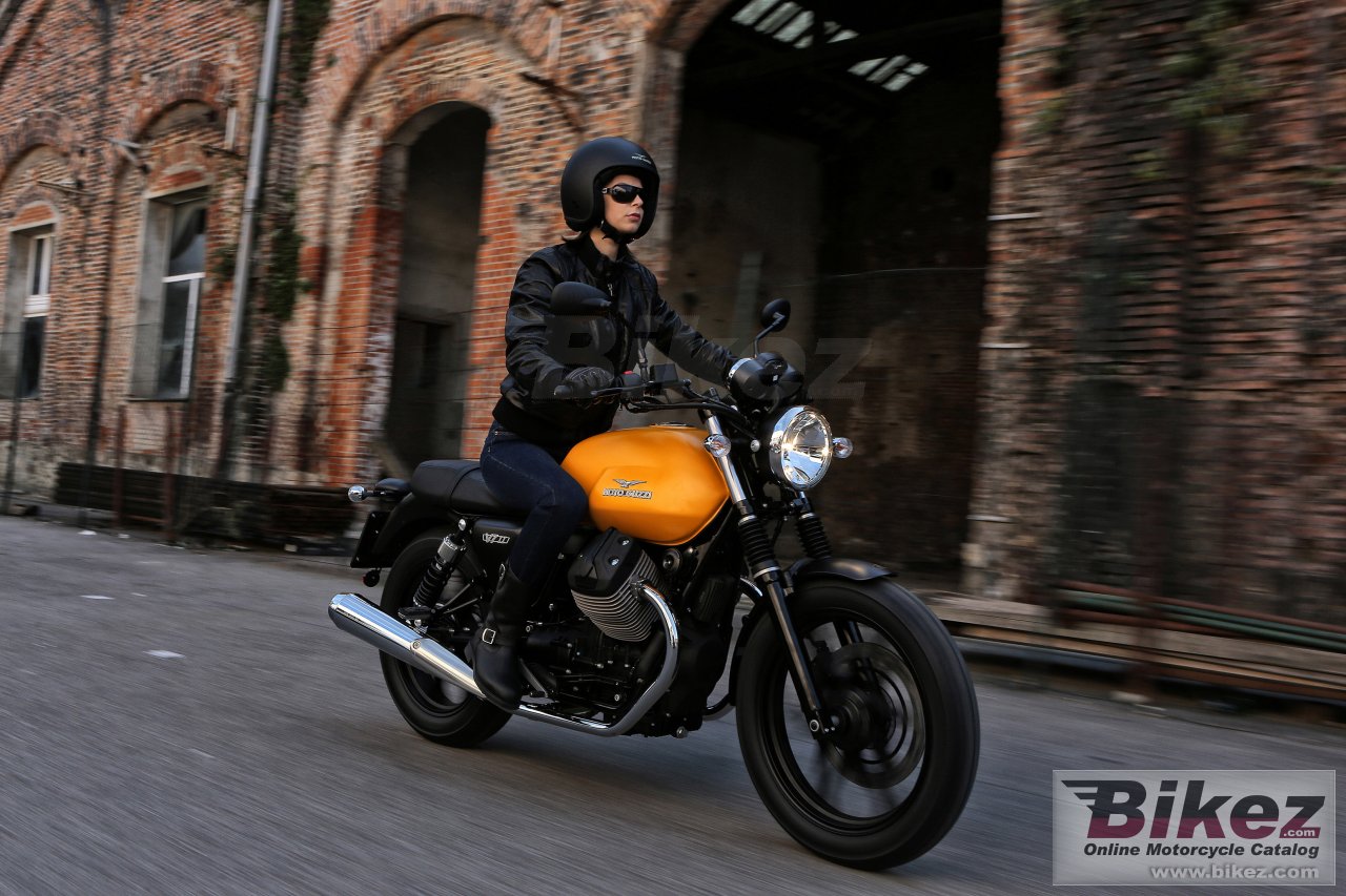 Moto Guzzi V7 II Stone