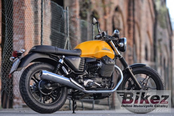 2015 Moto Guzzi V7 II Stone