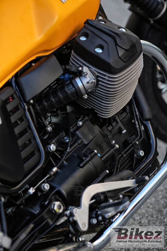 2015 Moto Guzzi V7 II Stone