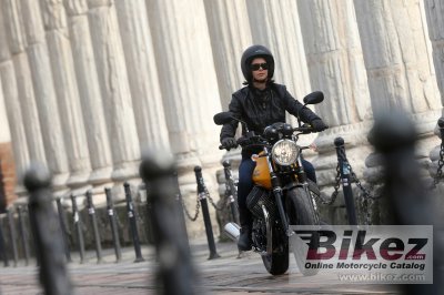 2015 Moto Guzzi V7 II Special