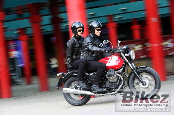 2015 Moto Guzzi V7 II Special