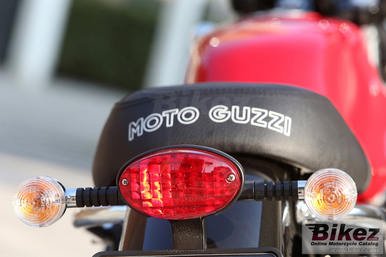 Moto Guzzi V7 II Special