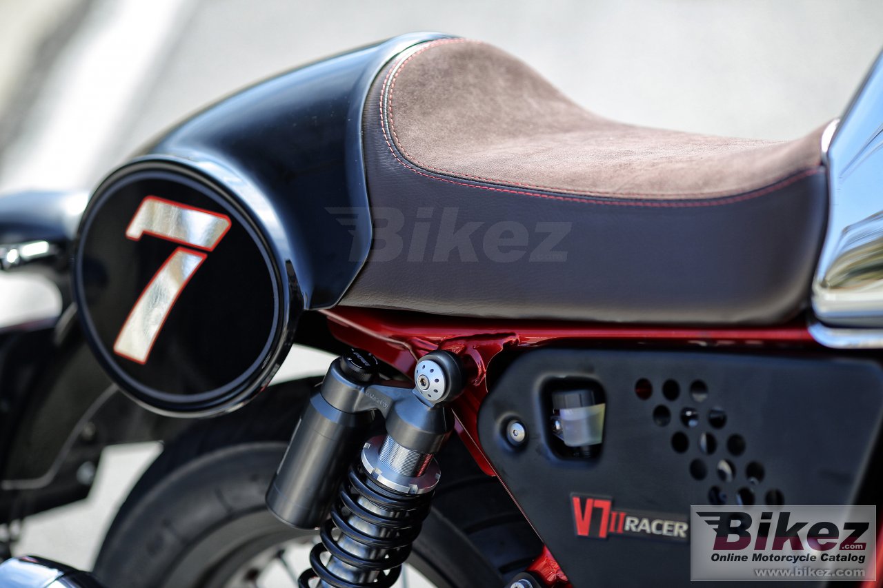 Moto Guzzi V7 II Racer