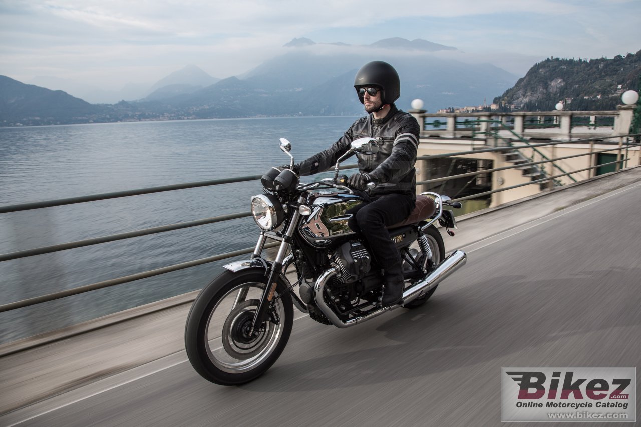 Moto Guzzi V7 III Anniversario