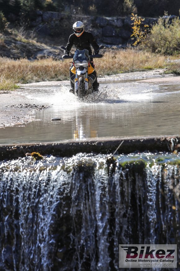 2019 Moto Guzzi V85 TT