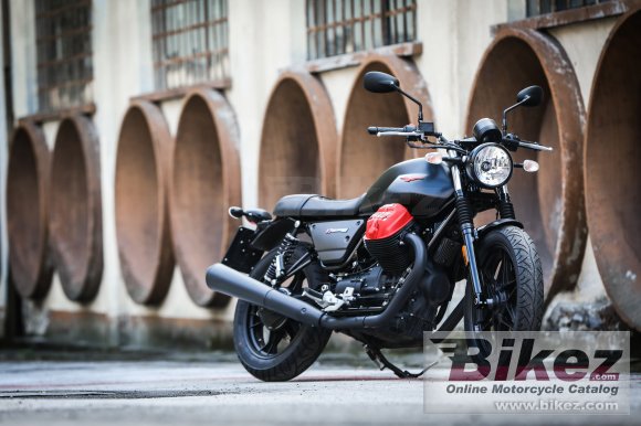 2020 Moto Guzzi V7 III Carbon