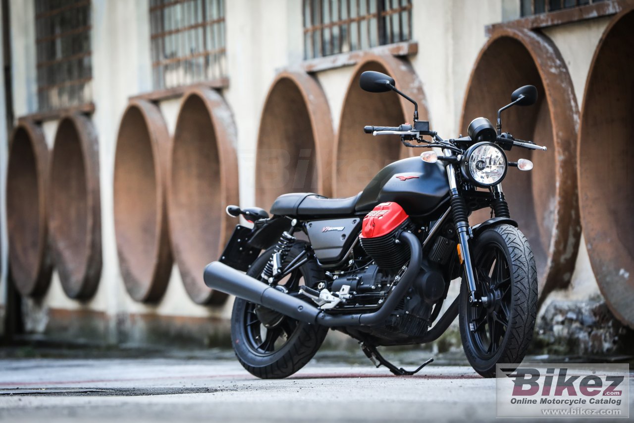 Moto Guzzi V7 III Carbon