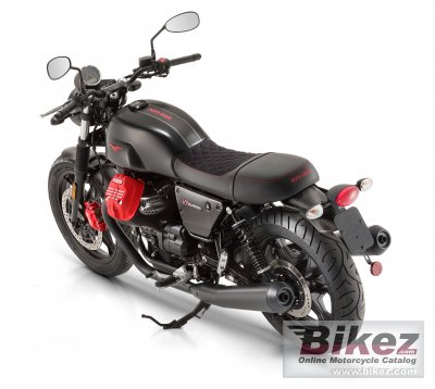 2020 Moto Guzzi V7 III Carbon