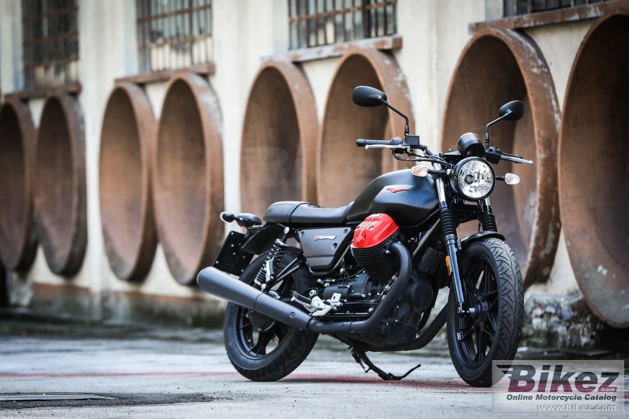 Moto Guzzi V7 III Carbon