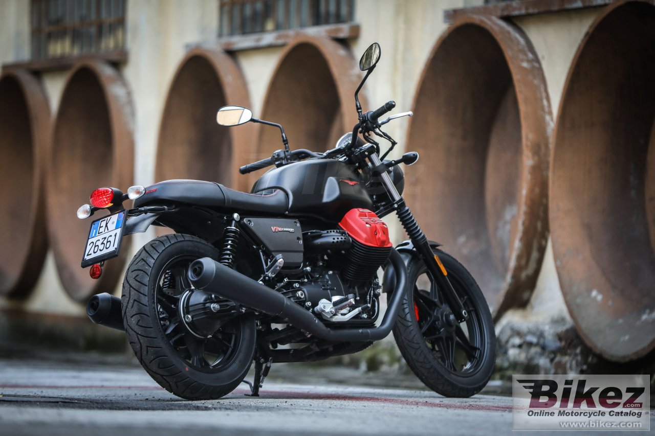 Moto Guzzi V7 III Carbon