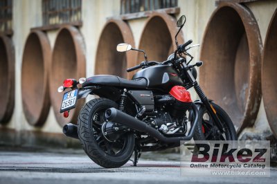 2020 Moto Guzzi V7 III Carbon