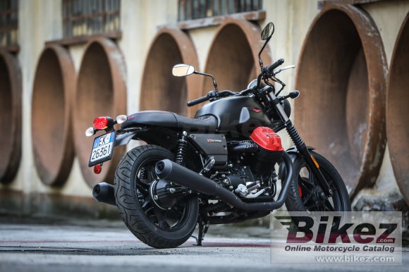 2020 Moto Guzzi V7 III Carbon