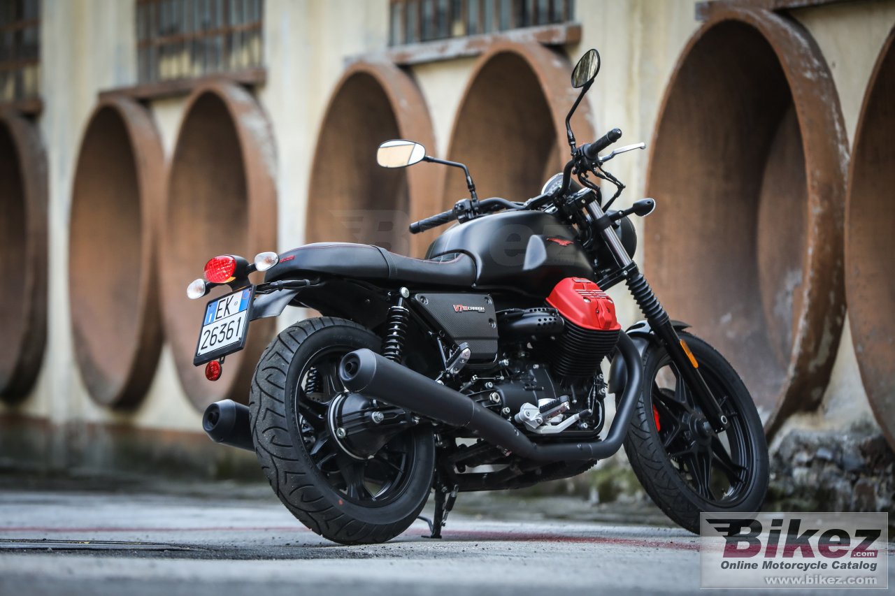 Moto Guzzi V7 III Carbon