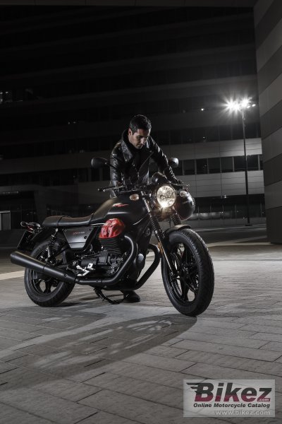 2020 Moto Guzzi V7 III Carbon