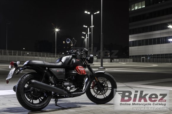 2020 Moto Guzzi V7 III Carbon