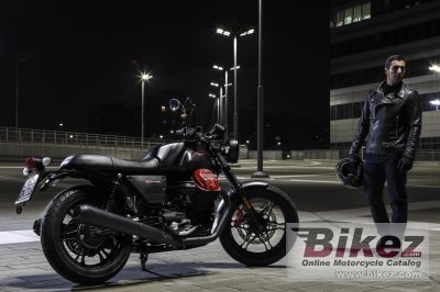 2020 Moto Guzzi V7 III Carbon