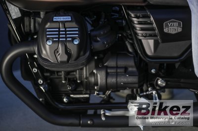 2020 Moto Guzzi V7 III Stone Night Pack