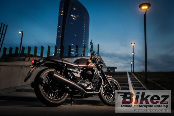 2020 Moto Guzzi V7 III Stone Night Pack