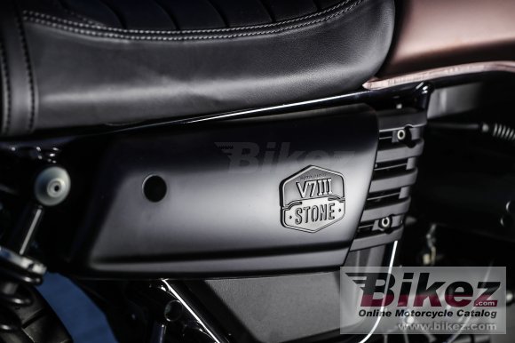 2020 Moto Guzzi V7 III Stone Night Pack