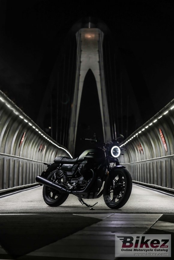 2020 Moto Guzzi V7 III Stone Night Pack