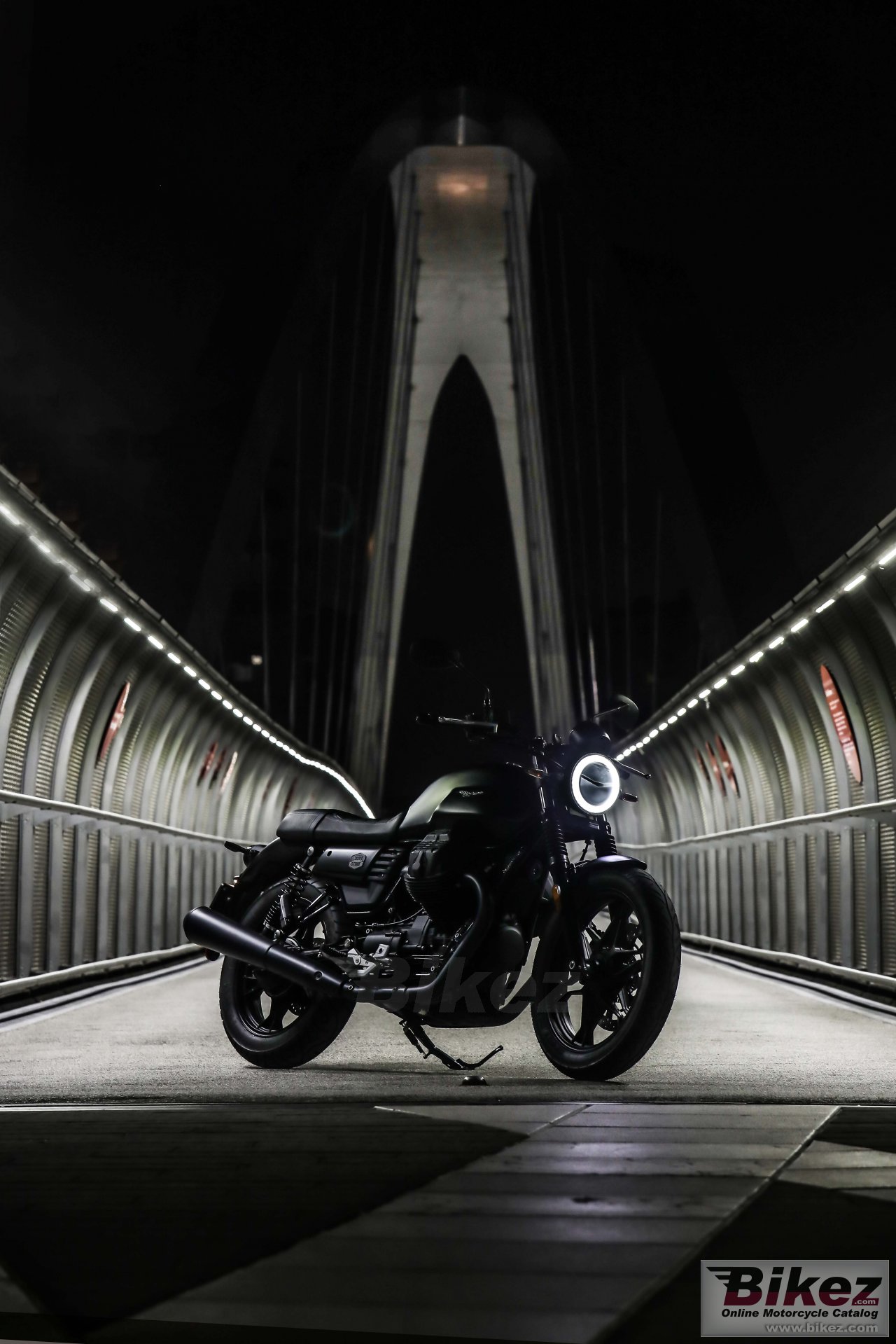 Moto Guzzi V7 III Stone Night Pack