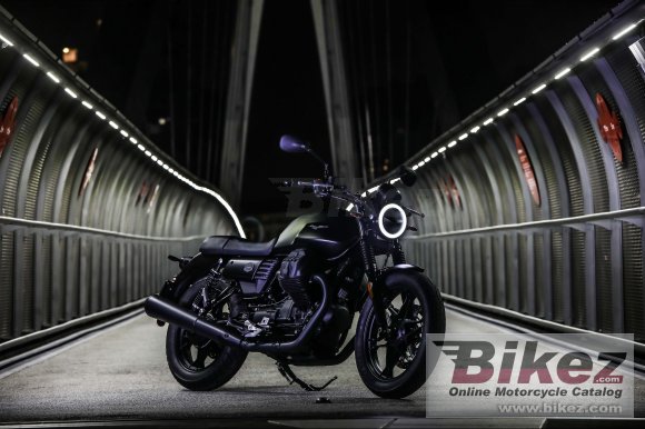 2020 Moto Guzzi V7 III Stone Night Pack