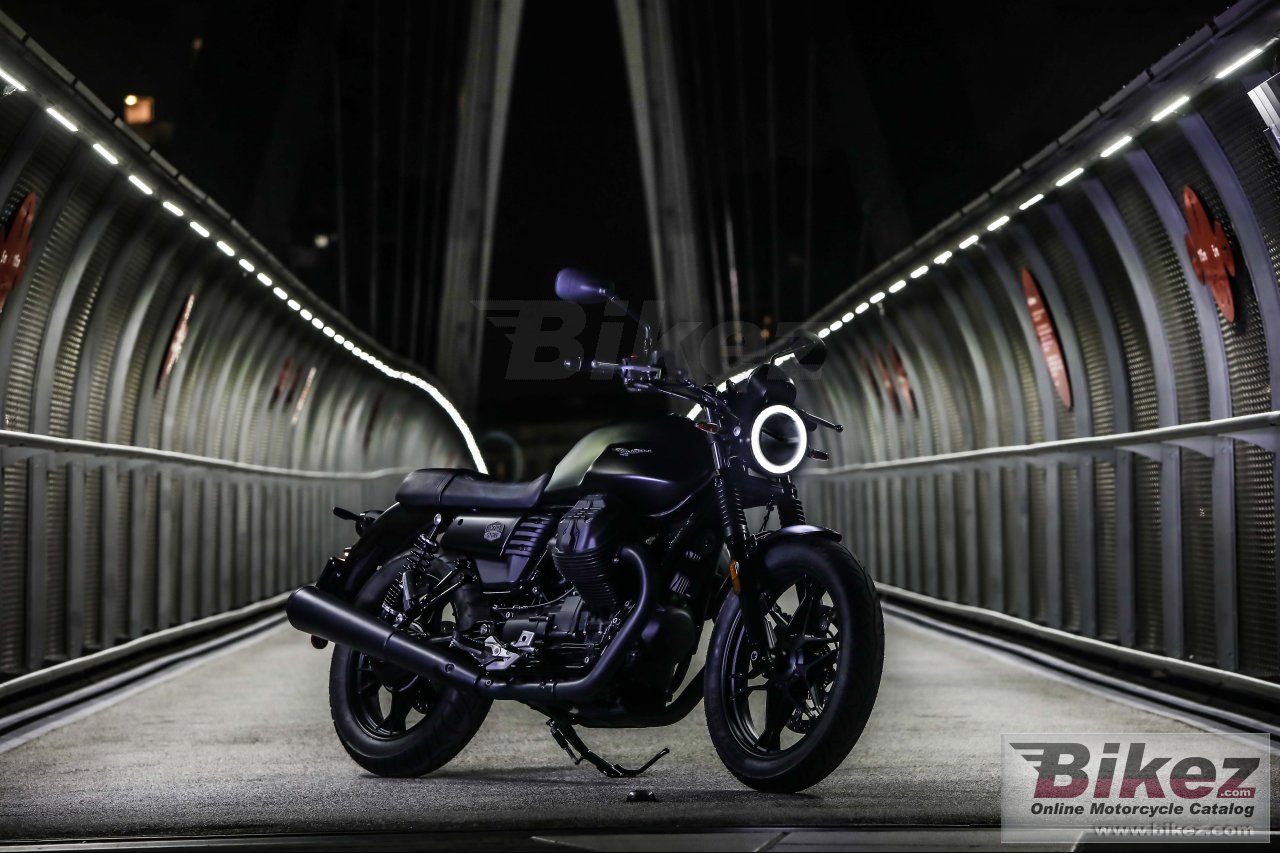 Moto Guzzi V7 III Stone Night Pack